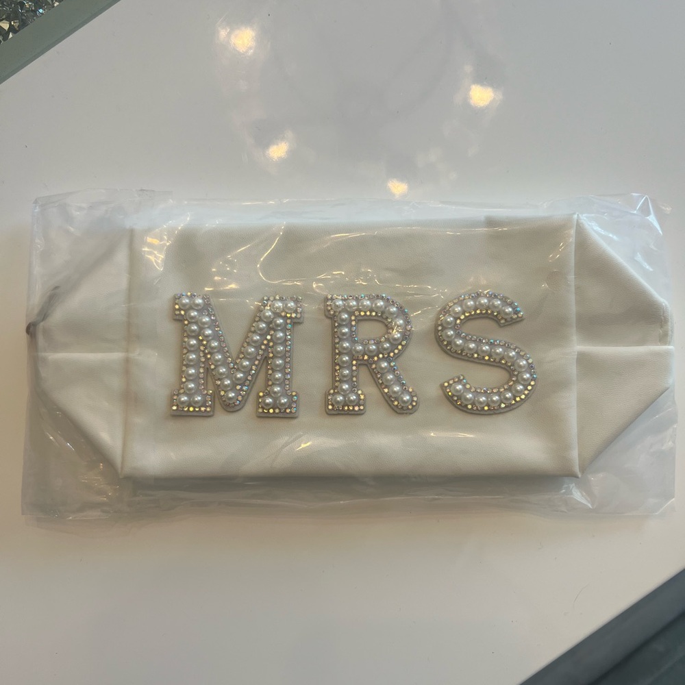 NWT “MRS” makeup bag